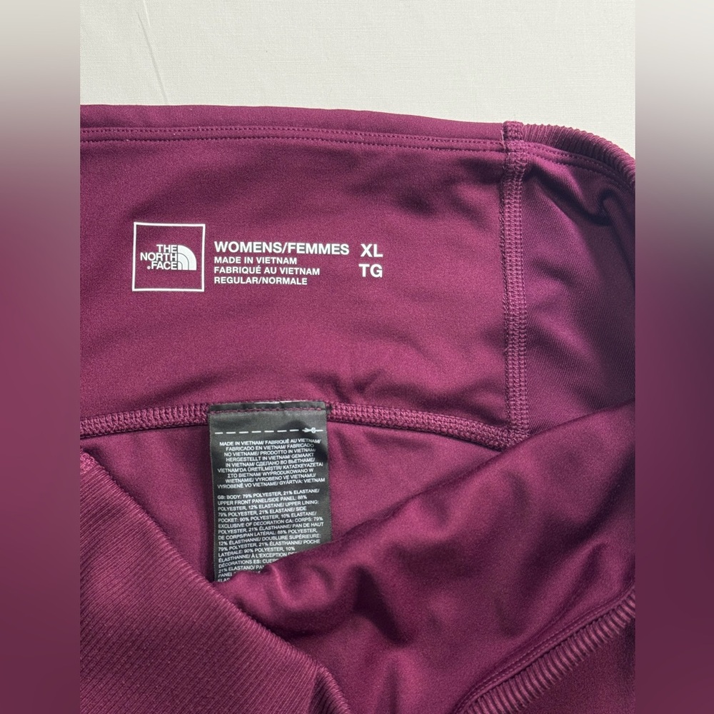 The North Face. Women's Purple Shorts.
Size XL - Picture 4 of 4